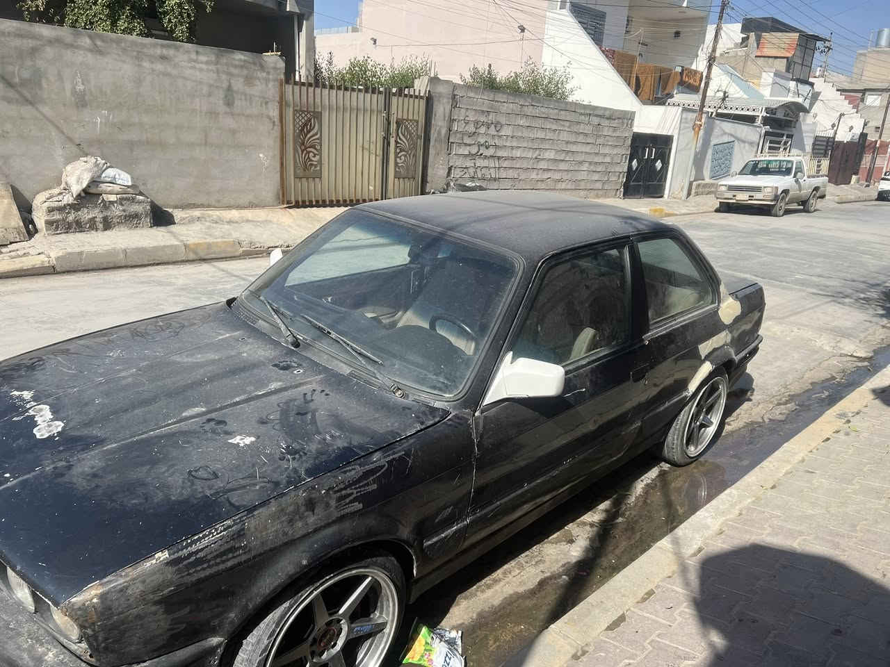 سلام عليكم زعره تك باب للبيع ما اندل راعيه                   ابيعلك بدون تحويل سياره ما ناقصه شي                                                كير محرك اكسل خير من الله غرفتها كدام العين 
سعر 22 وبي مجال مو شراي لا تخابر 
رقم بغداد السيارة سنويه عاج مشروع موازي 
رقم تلفون فقط واتساب ***********
مكاني كركوك
