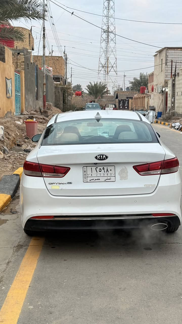 السلام عليكم كيا أوبتيما 2017 أمريكي ضربة جاملغ الخلفي الأيمن  وشويه من الباب مرفوع كازكيت السعر 130 وبيه مجال العنوان ذي قار ***********
