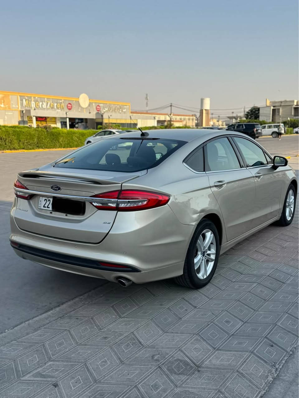 السلام عليكم للبيع فورد فيوجن موديل 2018 محرك 2500 مواصفات se شاشة كبيرة دبل كيج كود بلباب ولمواصفات الباقيه معروفة رقم اربيل هزة وفحص جديد سنويه باسمي تحويل مباشر ضررها جاملغ خلفي جهة السايق صبغ بدون دواخل بدون ايرباك وجاملغ الخلفي جهة السكن بيها طخة صغيرة بعدني ممصلحها بجم كبس السعر 120 ورقة وبيها مجال بسيط الشراي يتصل 
***********
***********
رقم الشاصي 3FA6P0H77JR179457 أربيل, العراق
