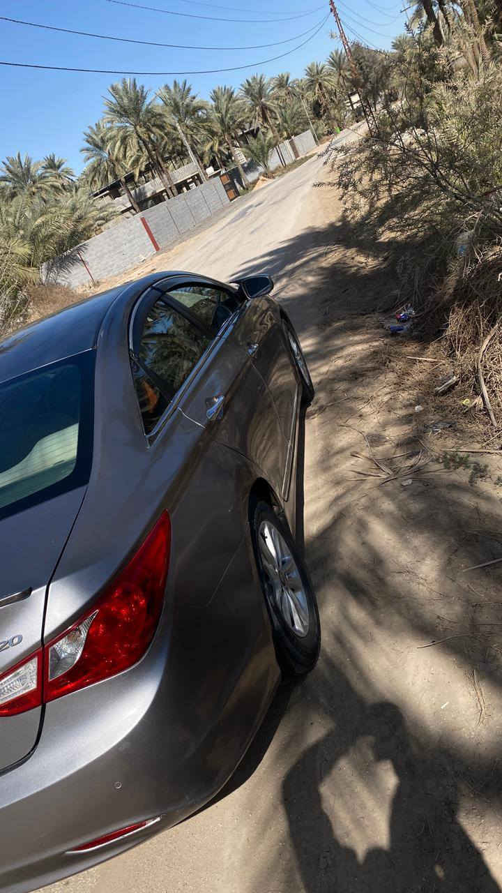 سلام عليكم سوناتا موديل 14 كصه جنطه متومه رقم وسنويه مطابق لشاصي فول مواصفات ماعدا الفتحه السياره بانزين مكينه 2000دووش العنوان كربلاء السعر 52وبيها مجال قليل ***********
