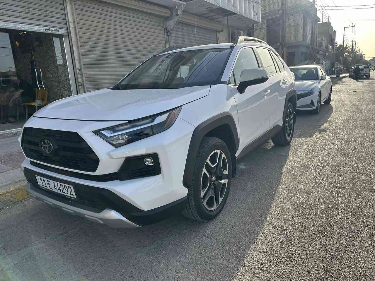 السلام عليكم
راف فور ٢٠٢٣ 
حادث خفيف خلفي  
البجم كبس جاملغ خلفي وشويه من البابتين صبغ سبب شخوط
كراسي جلد وكهرباء ماشيه ٣٥ 
العنوان بغداد
***********
