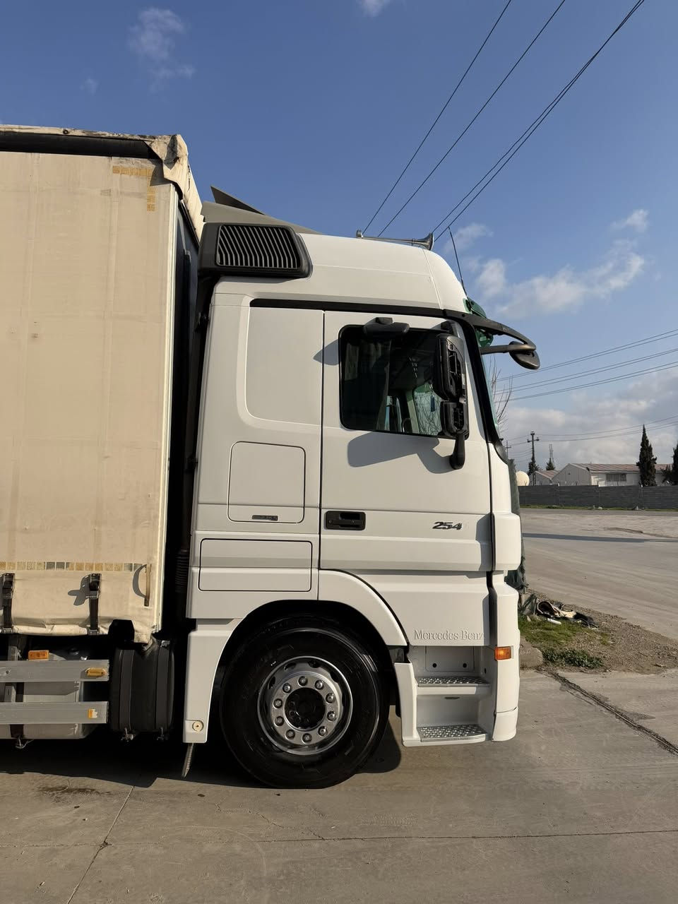 ئەکترۆز حەواجب 2009 فول مواسەفات  بدون حاسەو کامێرا  توخوم تایەرات جدید ***********(***********
