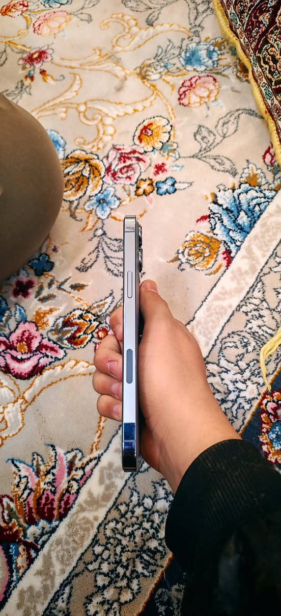 سلام عليكم ايفون 13برو ماكس امريكي نضافه شوفت عينك مكفول كفاله عامه من الفتح وكلشي بطاريه 89 العماره حي العسكري ***********او خاص
