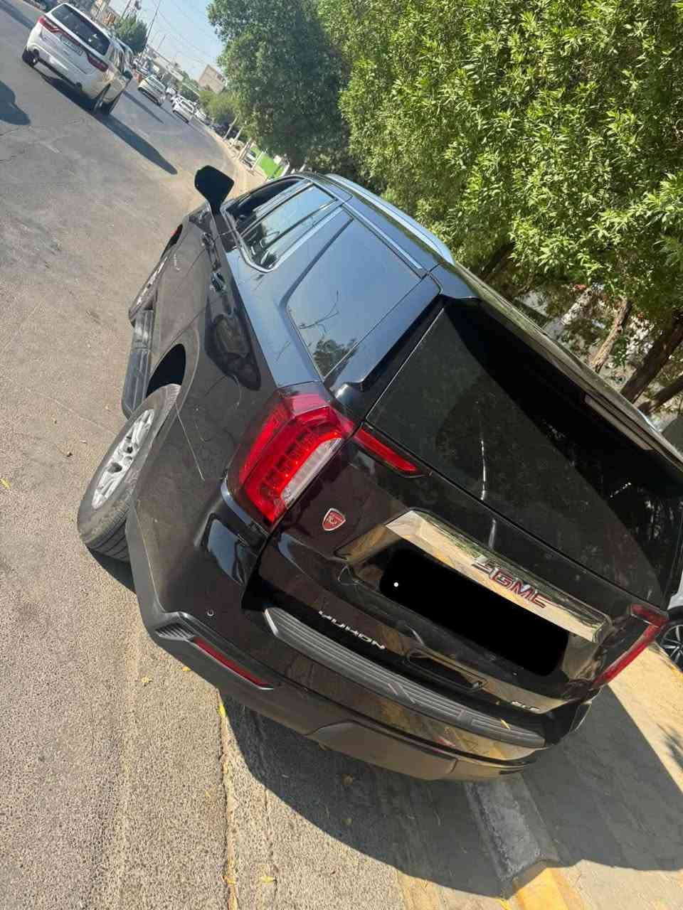 للبيع 
يوكن فئة SLE 2024 كلش جديده و سيرفسها كامل بالشركة سياره ماشيه 63000KM حقيقي شرط الفحص سياره بيها PDR على كد شبر بالصندوك باقي السياره كفاله عامه من الشخط و الرصعة مسويلها سيرفس كامل بالشركة طبعآ السياره بعدها بالضمان ما فاتح بيها برغي خارج الشركة ادامه كامله محرك كير مكفول من الفتح و التبديل و من كلشي تخم تاير جواها اخذته قبل فتره من الشركة اصلي و بي ضمان و كل الفواتير تثبت 
مواصفات السياره
بصمة تشغيل و 4 ابواب بصمة و تشغيل عن بعد 
شاشة كبيره 
عداد دجتل 
كشنات كهرباء 
حساس امامي خلفي 
رادار امامي تحديد مسار 
رادار جانبي نقاط عمياء 
رادار خلفي فرمله ذاتيه 
فور ويل 
محرك 8 سلندر 5300 المرغوب 
لايت و بك لايت LED
صندوك كهرباء 
سياره كلش نظيفه و ما ابيع السياره شرط تاخذها سونار و تقتنع يله سياره رقم بغداد بسمي فحص و هزه وسنوية كله جديد و تحويلك بنفس اليوم سعر السياره 46500$ بيها مجال للشراي الجاد اما الموشراي لا يتصل ولا يعلق ولا يراسل اترجاكم بس الشراي يتواصل للاستفسار الأتصال على الارقام ***********
*********** متوفر واتساب 
تحياتي للجميع

