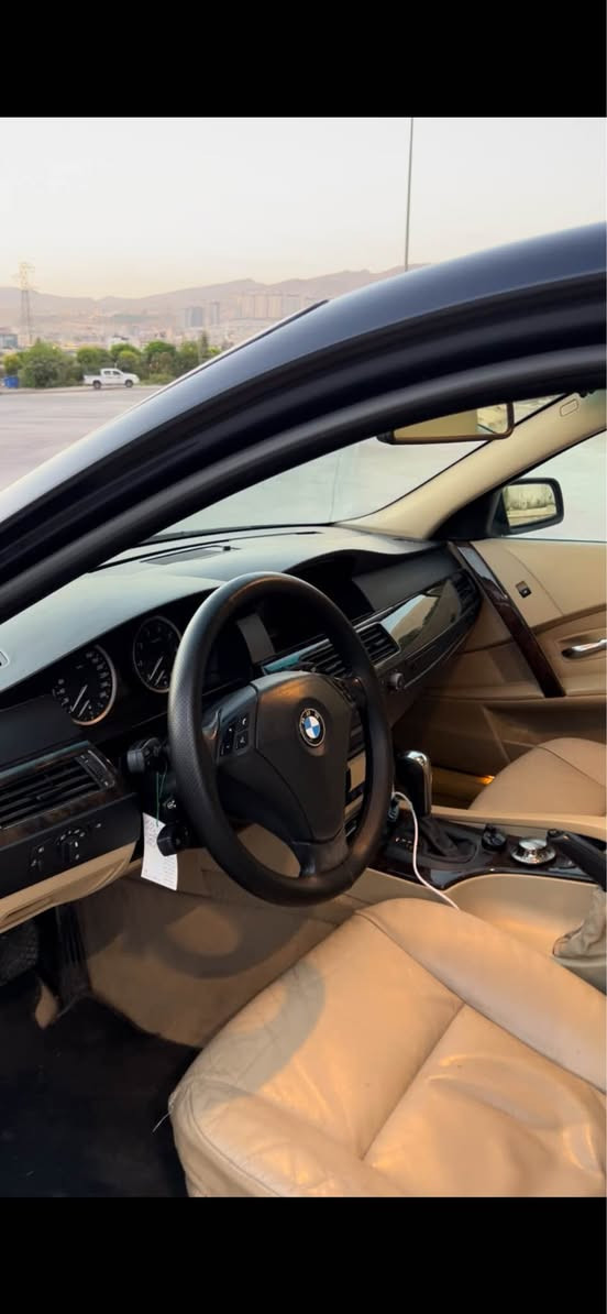 BMW 2004 525I
سياره ١٥٠ كيلومترا ريڤه چوويه داخلي زه ر فول فول مواصفات 
مكينه ره ش مرغوب نوزه ل كورت منفيست  غرامات سقف حزام شرت 
٢٠٢٣ داخل بوويه سياره 
سعر: ٩٣$
رقم موبايل:***********
عنوان:دهوك📍 دهوك, العراق
