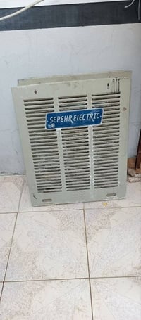 مكينة خياطة • كهربائية • يحتاج تنظيف