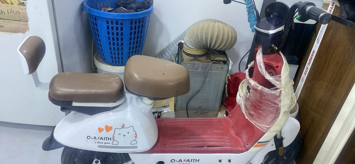 دراجه حلو اسمها ١٤ سعرها ٣٠٠الف دراجه حلو وسرعتها ٦٠حقيقي مو مال تفليق أنا الدراجه ما أريده أبيعها بس لان نريد نشيل أطريت أبيعها الي يريدها هذا الرقم***********  سعرها 300قفل الي يريدها يرأسني مديل ٢٠٢٥ Singapore
