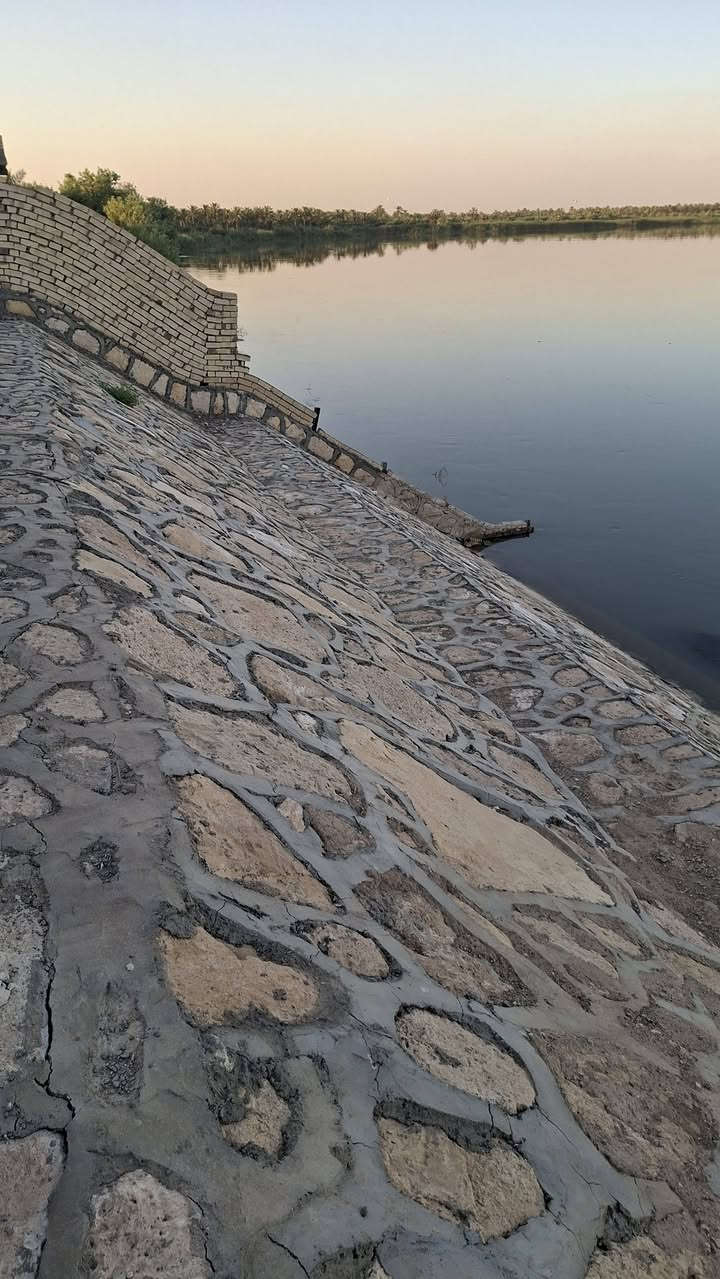 دونم شاطيه للبيع الموقع العزيزيه منطقة برينج وجه الدونم ٧٠م طابو زراعي ٢٥ مبني بيه هياكل وحجر كامل موقعه حلو جدا لاستفسار الاتصال بناء
***********
***********
اخوكم حجي علي للعقارات

