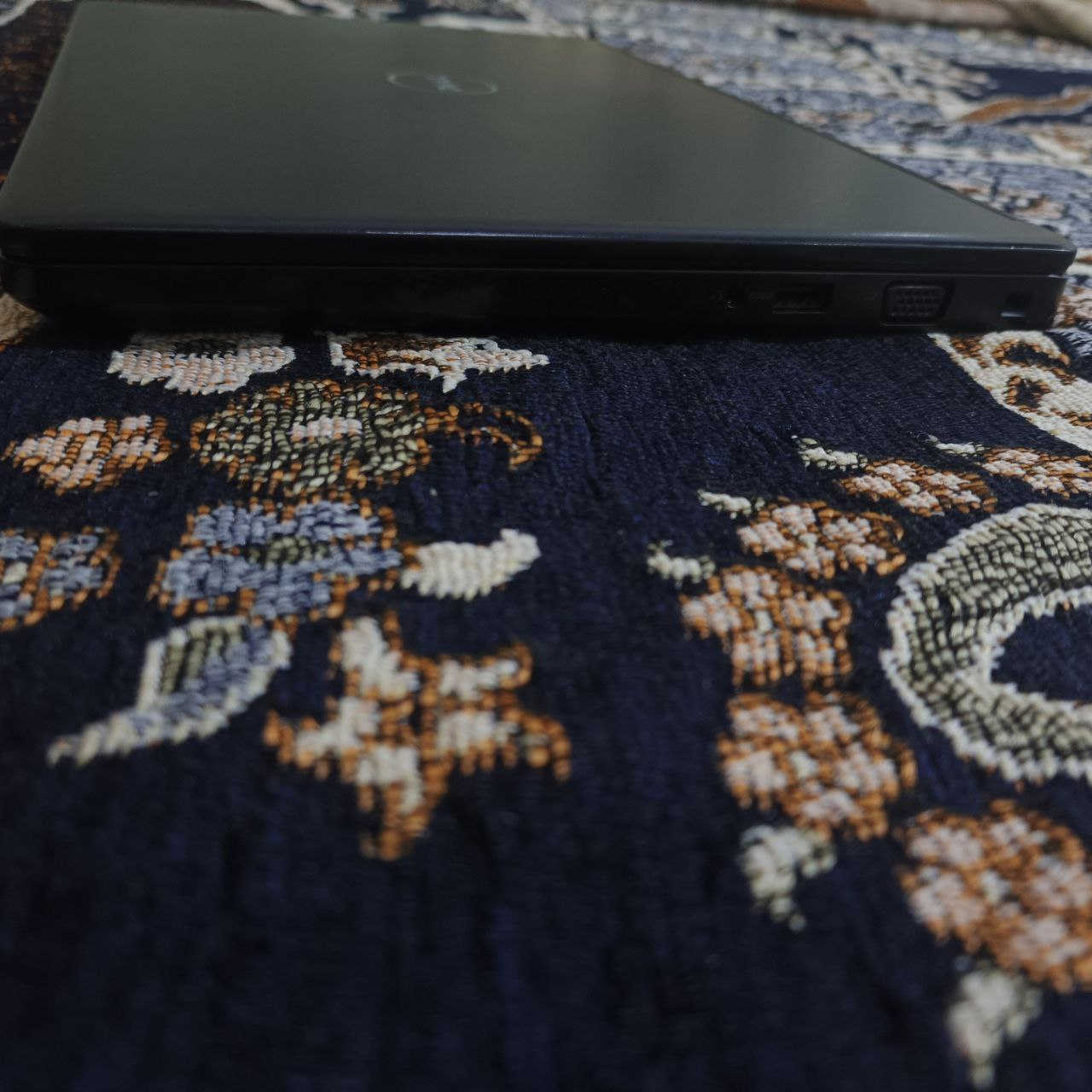 لابتوب Dell Core i7 بحالة ممتازة + شاحن أصلي + ألعاب مثبتة

📦 المواصفات:

معالج: Intel Core i7-6600U

ذاكرة الوصول العشوائي (RAM): 8GB

قرص SSD بسعة 256GB

كرت شاشة: NVIDIA GeForce 930M بسعة 2GB

شاحن أصلي

🖥 الحالة:

الجهاز في حالة ممتازة مع شاشة خالية من العيوب

خدش بسيط في الجزء العلوي

البطارية تدوم حوالي 30 دقيقه الى ساعه 

جميع المنافذ تعمل بشكل جيد، ولا توجد مشاكل في الحرارة أو الأداء

ألعاب مثبتة وجاهز للاستخدام

💰 السعر 200,000 دينار عراقي 

📍 الموقع: النجف الأشرف، نهاية شارع المدينة

📞 للتواصل: ***********_*********** او خاص 

🚚 التوصيل متوفر

---   

ملاحظة: سبب البيع خاص وانما الجهاز نضيف واذا ردت لعبه كلي واضيفها واذا تريد تسأل على الالعاب خاص وشكراً
