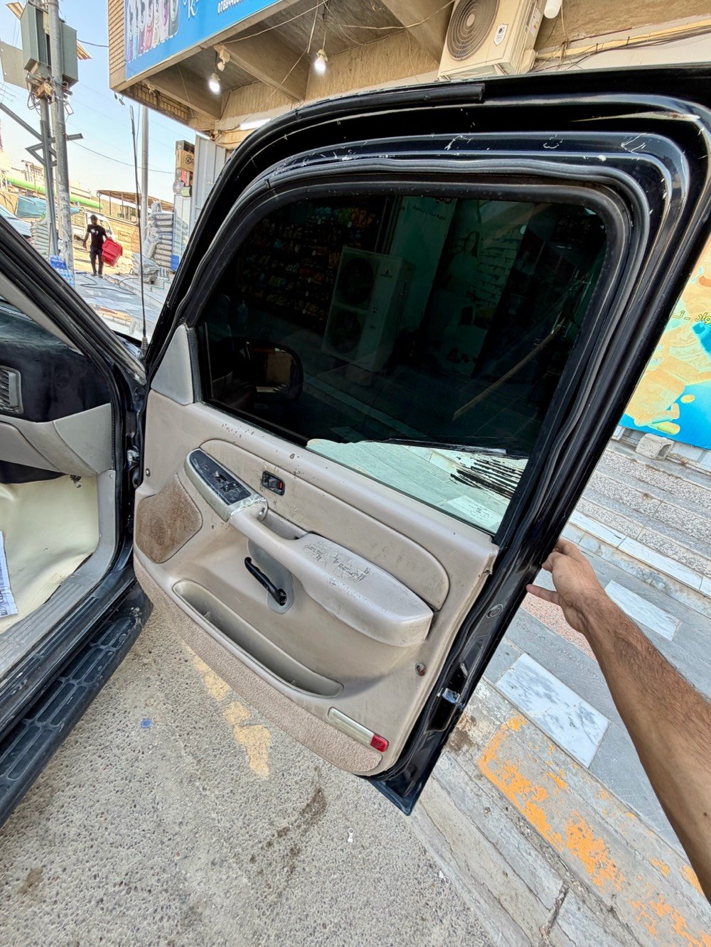 السلام عليكم
للبيع شفروليه تاهو 2005 بتره 

🚙 شفر تاهو موديل 2005

⚫ اللون: أسود

✅ محرك وگير بحالة جيدة

✅ دبل

✅ زجاج كهرباء

✅ تكييف

✅ داخلية نظيفة كما موضح بالصور

✅ السيارة جاهزة للاستخدام

السياره رقم ديالى تحويل ثاني يوم 

📍 الموقع: (صلاح الدين الدجيل ))

📞 للاستفسار والمراسلة: (***********).
