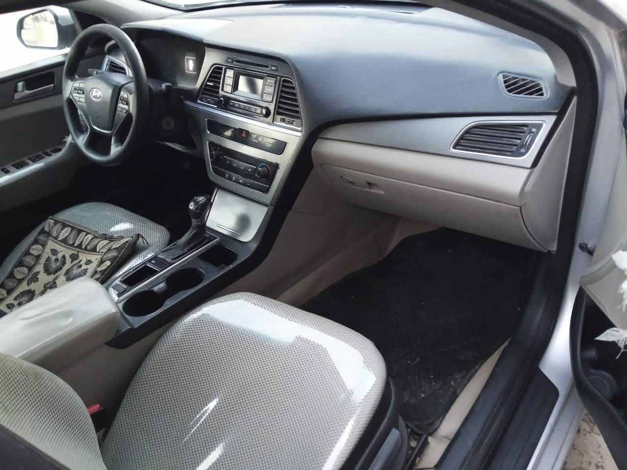 السلام عليكم سوناته للبيع موديل 2015وارد امريكي حادث جاملغ يمنه مبدل وبنيد نصه صبغ ووربع الباب صبغ بس مامبدلات ويم قبق البانزين هم اكو صبغ قليل السعر 110وبيه مجال مكان بغداد المحموديه ***********/‏‪ ***********
