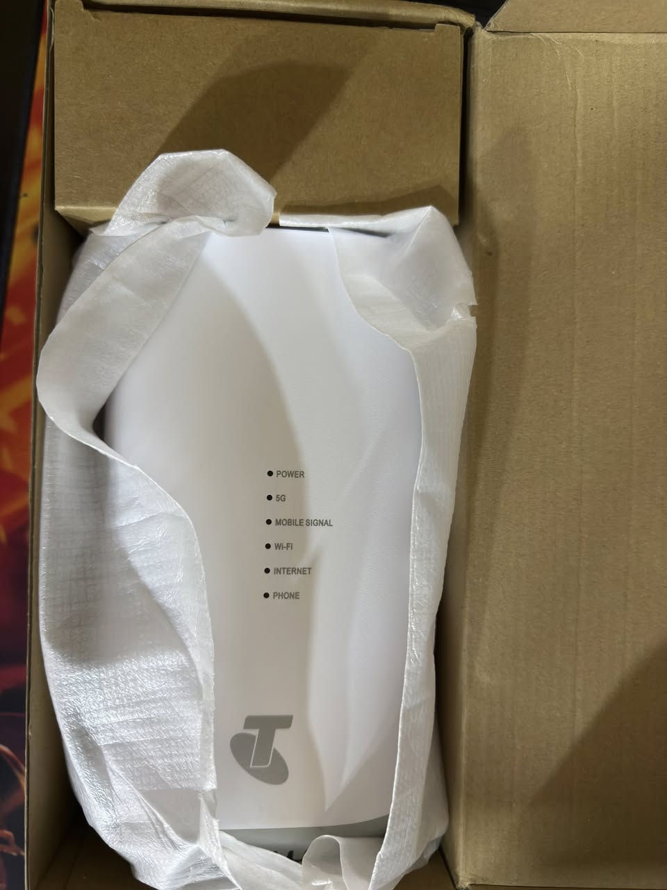 للبيع راوتر Arcadyan AW1000
🔹 النظام: OpenWrt
🔹 الحالة: جديد غير مستخدم
🔹 يدعم 4G / 5G
🔹 Wi-Fi 6 – AX3600 سرعة وثبات عالي
🔹 معالج Qualcomm Snapdragon X55
🔹 LTE Cat 20
🔹 إمكانية التحكم بالباندات وقفل البرج
🔹 ذاكرة موسعة لتثبيت الإضافات والبرامج

للحجز والاستفسار التواصل واتساب على الرقم 

***********
