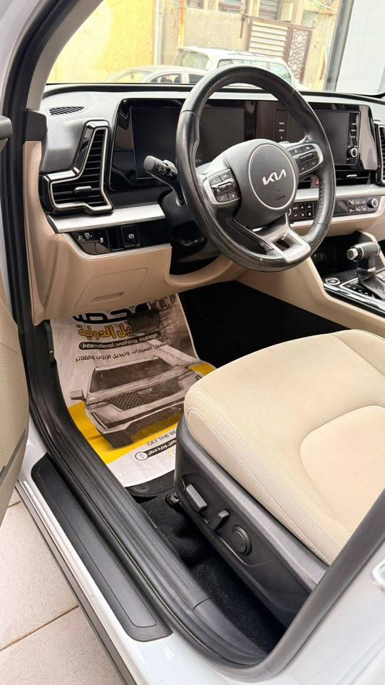 السلام عليكم
سبورتج ٢٠٢٣ خليجي رقم بغداد الانكليزي الجديد بأسمي 
السيارة ماشية ٢٧ فقط بعدها بتايرات الشركة 
فول مواصفات 
مكفولة من ضربة وصبغ وبارد حتى الدعاميات مكفولة 
بيها فقط شخط غير نافذ بسيط جداً بالباب الامامي جهة الراكب
وبيها اثر حالوب بالبنيد بسيط جداً 
مواصفات السيارة
محرك ٢٠٠٠ دوش
بصمة تشغيل وابواب
تشغيل عن بعد
بانوراما
مري شفط + اشاير بالمري 
لد امامي خلفي حتى بالشباك الامامي
حساسات امامي خلفي
كل البلاستك الي بيها بيانو بلاك 
كشنات + ستيرن تدفئة
كشنات كهرباء
مانع انزلاق + مانع انحدار 
Auto hold
هاند بريك دگمة
مود درايف
شحن لاسلكي
مرايا وسطية تعتيم ذاتي
حساس امطار
كاميرا دوارة
لايتات وكشافات زينون 
كاميرا دوارة
شاشة ابل كار بلي 
وباقي المواصفات المعروفة
مكان السيارة المنصور

0787 846 8072
السعر ٢٢٣ وبيها مجال
