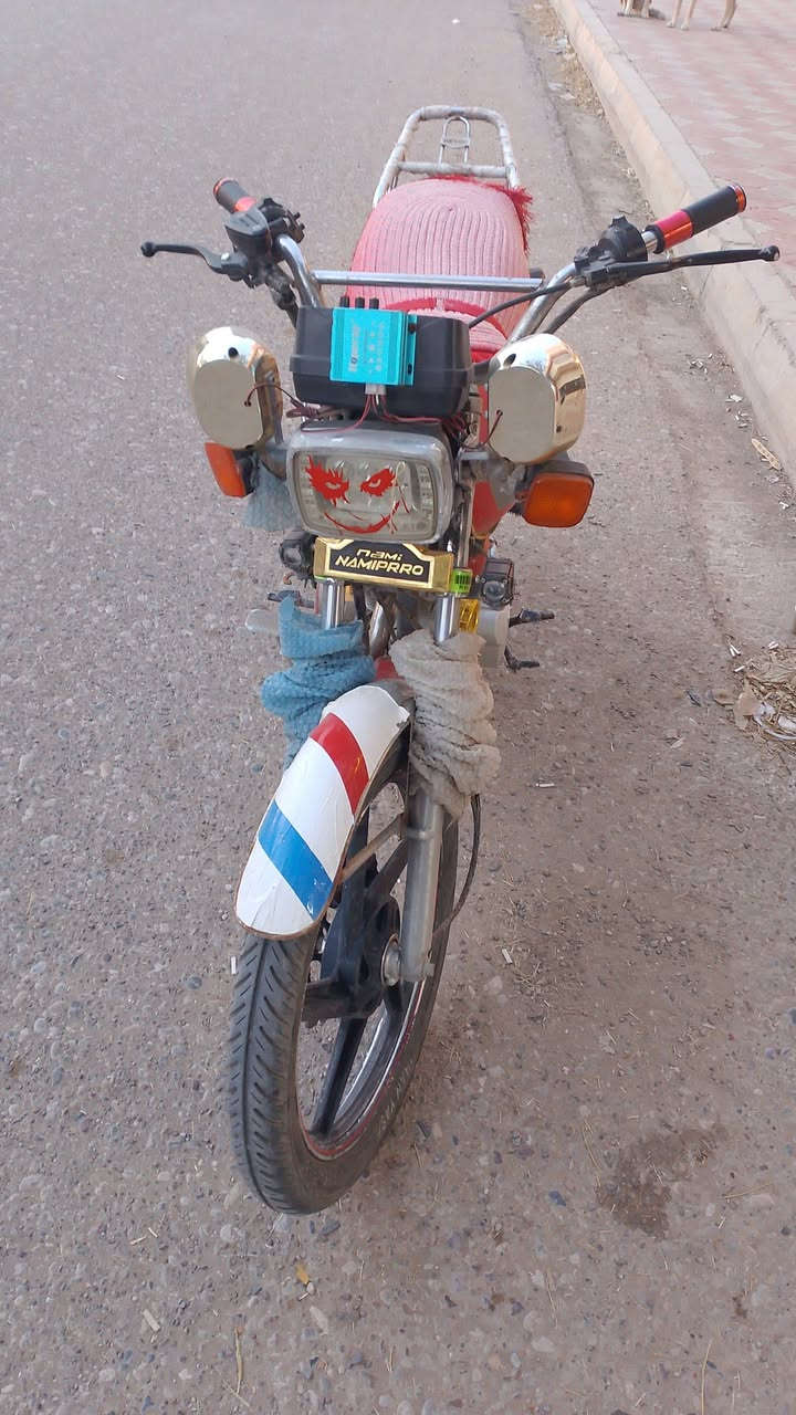 5كير نضيفه بيها عيب واحد طكطكه بلواحد فقط سيفان محسن لاغاسلها ولا شي هاي كدامك يعجبك تعال خاص 
تريد ***********
مكاني خانقين
