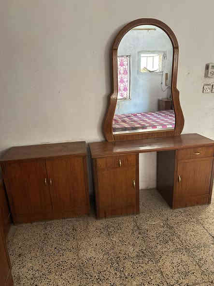 السلام عليكم غرفه اخشاب للبيع صاج تفصال مو سوكي #لسعر 600 وبيهه مجال مكاني زعفرانيه ☎️ #التواصل📞***********
