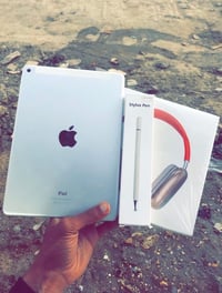 آيباد ٨ • ٣٢ جيجا • قلم ايربودز ماكس