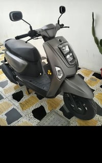 بوليس (صيني) ما مفتوحة بعدها جديدة مثل ما تشوفون سعرها 400 قفل قفل قفل...