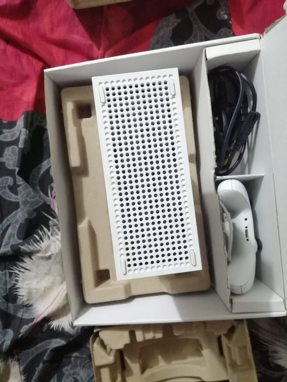 سلام عليكم اكس بوكس سيريس أس للبيع جديد أمانة الله كلشي كامل بالجهاز ونضافتة كدام عينكم السعر 480 وبي مجال عنواني ديالى المقدادية رقمي ***********
