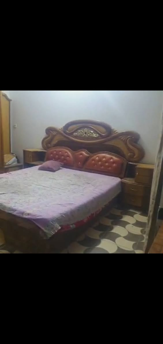 غرفه للبيع بسعر جدااا مناسب شراي يتصل عل وات ساب انطي كل تفاصيل *********** مكان بغداد
