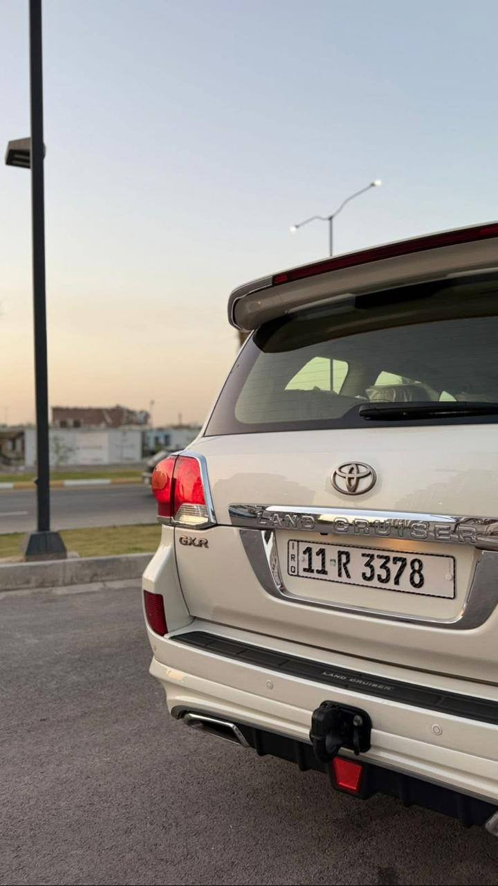 السلام عليكم
لاندكروز ابريم اصل علامه الذهبيه
موديل 2015
رقم بغداد 
سياره فول موصفات
ماشيه 79 كيلو حقيقي
سياره على وضع الشركه ابلاديه
سيارة جديده جداً
 سياره مكفوله
سياره عليها ادامه من شركة ساز
6 سلندر
حساسات امامي + خلفي
4 كامرات
نظام ترحيب 
كشنات جلد
بصمه
يدات ذهبيه
فتحه سقف
ثلاجه
داخل صاج
كشن كهربائيه
تحكم استيرن
بأسمي سياره عنوان بغداد الدورة
السعر 440 
***********
