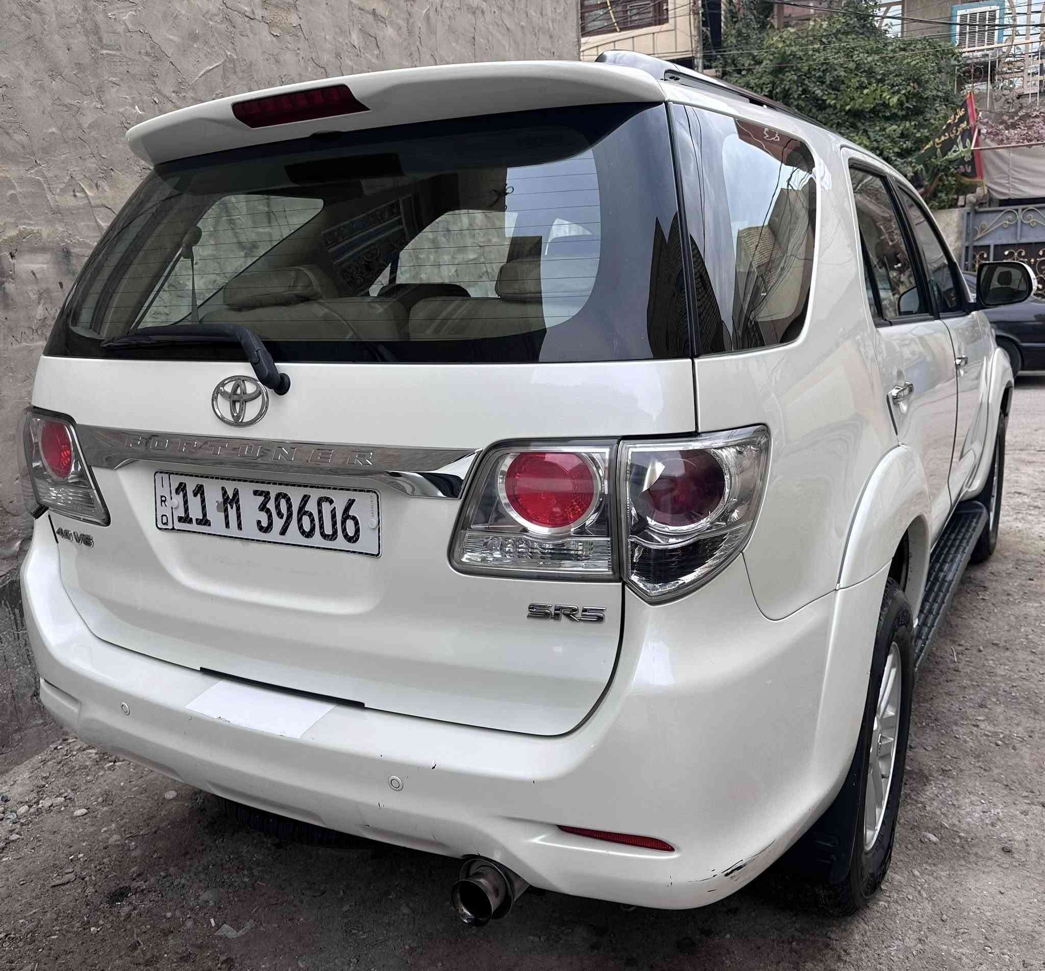 السلام عليكم. 
فورجنر للبيع موديل2014محرك6سلندر4000ccخليجي ساز مكفوله من الصبغ والضربه ماعدا ربع الدعامية الامامية صبغ. 
رقم بغداد الانكليزي الجديد سنويه لل2030 بأسمي هزه جديده. 
ماشيه 154 الف كيلو  مغفله جلد كشنات وارضيه. الكشنات بجيس الشركة بعدهن 
المواصفات …… 
فورويل-لوكير-مري شفط كهرباء-تحكم ستيرن - كروز ومثبت سرعه -تبريد لمس - مسجل اصلي ابو الريمونت-حساسات خلفي-3قطع تبريد
بصمه عمل اصليه وتشغيل عن بعد -بلكات اصليه جديد-عبوه فيت بم جديد -صدر مبدل جديد-تخم تاير جديد.  
السعر  232 $وبيه مجال حك الجيه. ***********. العنوان بغداد-الكريعات.
