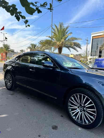 السلام عليكم للبيع او مراوس 
كيا كادنزا 2014 وارد امريكي حادث جاملغ وبنيد 
رقم بغداد باسمي هزة وسنوية كلة جديد 
٦ سلندر 
مواصفات 
فتحة سقف بانوراما 
مقاعد كهرباء وخزن وضعيات 
تدفئة وتبريد بالمقاعد 
شفتات ستيرن 
مقود كهرباء 
شاشة وكاميرا 
تحكمات ستيرن 
مرايات كهرباء قابلة للطي 
وباقي المواصفات معروفة 
مكان بغداد السيدية 
*********** بغداد
