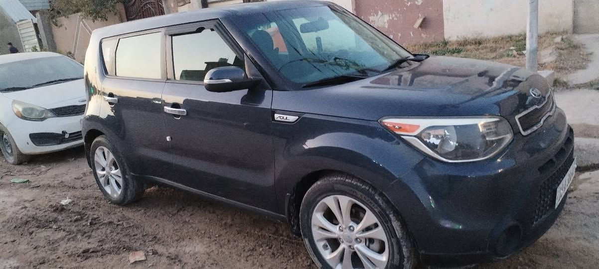 كيا صول موديل 2014  رقم بابل م
بنيد صبغ فقط وبارد في الجاملغ السائق
وارد امريكي محرك 2000 سنويه 2030حداديه امامي خلفي جيد محرك غير مفتوح السعر المطلوب 106 وبيه مجال
ممكان السياره حله شارع 80
الشراي يتصل وبيه خير ويدلل 0789 104 7579
