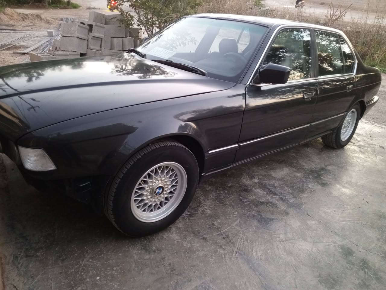 بيام 730مفتوح موديل 90رقم بغداد مكينه حاويه سياره مابيه نقص تخم تاير جديد كهربايات كله شغاله سياره خير من الله ////سعر 45/////////////////////***********
