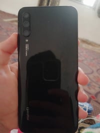 واي تسعه اس • ١٢٨ • شاشه مبدله