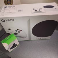 اكسبوكس سيرس اس مع كيم باس شهر وتنزيل ٣ العاب و بطاريات شحن عدد اثنين ...