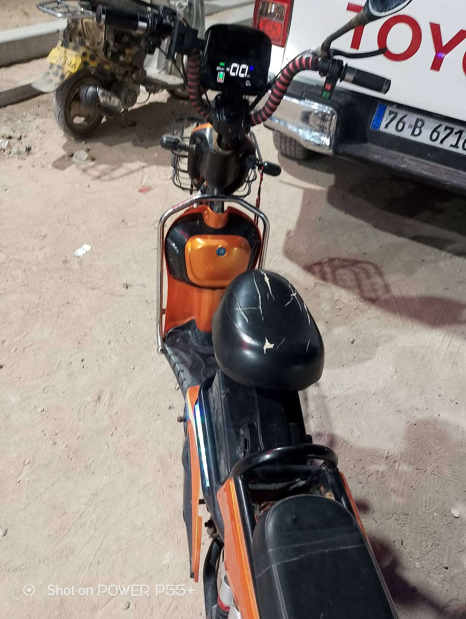 دراجه شحن للبيع شرط الشغل سعر 170وبيه مجال الزبير ***********
