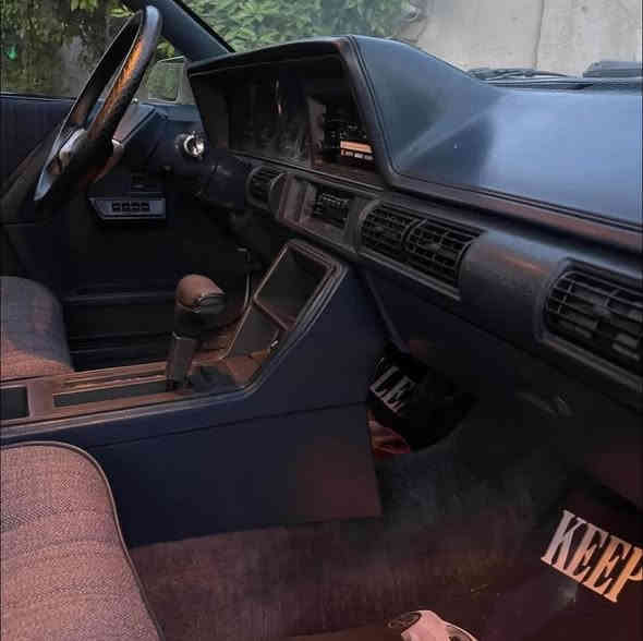 لسلام عليكم 🫡 
اولـدز موديل 1990 كلشي بلادي شركة ماشية 200 الف 
صبغ فقط جنطه ونص القمارة لجمالية لا خياس لا ضربة سياره تحفـة محرك لاتبخير ولا تنقيص شرط الأوفر ع 80 يعد شلعته تشك الگاع كلشي بيه مكفول على وضع شركة يعني بلادي من امه 🫰😌 .. تايرات تخم جديد  دبل فيت بم غرفتها جديده جديده 💯💯%كهربائيات كلها شغال ابواب سنتر لوك + ســويج 🔑 العدد (2)،،،،اناره اشاير دبل اشاره كلها شغال  السياره بلاد يعني  مابيها اي نقص تدفئة وتبريد ثلج ❄️  وبالعافيه على ياخذه وتكون من نصيبه مكان السياره واســط السعر 78$  بيع مستعجل أتصل وتدلل🤝 -***********
تم تنزيل السعر 🫰 بيع مستعجل!!!!

ملاحظة: رجاءاً رجاءً اقره منشور زين ولحد يكسر بحلال العالم تعجبه يتصل واني خادم وما تعجبة لا يعلق كلشي متوفر بسوك تحياتي ومودتي لكم.
