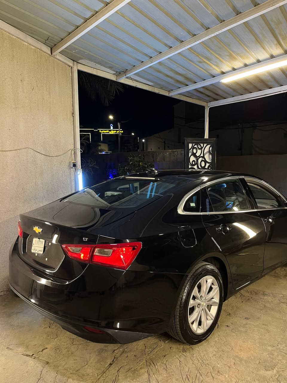 رقم معوقين بصره مميز
 المواصفات:
 ▪️المحرك: 1.5 لتر تيربو (1500 CC)
 ▪️  فئة LT
 ▪️بصمة تشغيل 
 ▪️ تشغيل عن بعد 
 ▪️بصمة ابواب 
 ▪️ شاشة لمس 8 إنش (عربي)
 ▪️ كاميرا خلفية
 ▪️تحكم ستيرن 
 ▪️ بلوتوث + USB + أبل كاربلاي / أندرويد أوتو
▪️مكيف أوتوماتيك ( قطعتين )
▪️ هيتر كراسي  
▪️ كرسي السائق تحكم كهرباء
▪️مصابيح LED نهارية لايت عالي ناصي زنون
▪️أنظمة أمان : ABS + الثبات الإلكتروني + وسائد هوائية
▪️ شاشة اعطال 
▪️ حساسات ضغط هواء الاطارات 

 🔴 المحرك والكير  والصدر في حالة ممتازة 

 سعر 140 وبيها مجال  
 • السيارة نظيفة جداً من الداخل والخارج 
مكان السياره البصره الطويسه وأي استفسار تعال خاص وتدلل 
للتواصل ***********
وتساب  078303016
