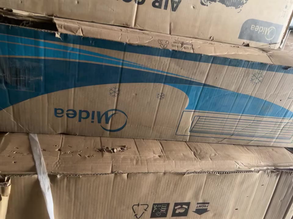 يوجود سبالت كاسيت ميديا جديده فقط كارتونه مابيه القطعه الخارجيه الداخليه بل كورتونه ابيع شلع ***********@إشارة
