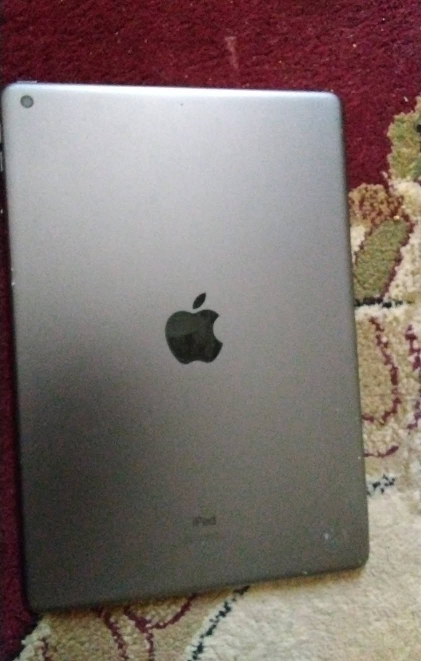 ايباد ايفون ٩ للبيع 
تواصل واتساب ***********
