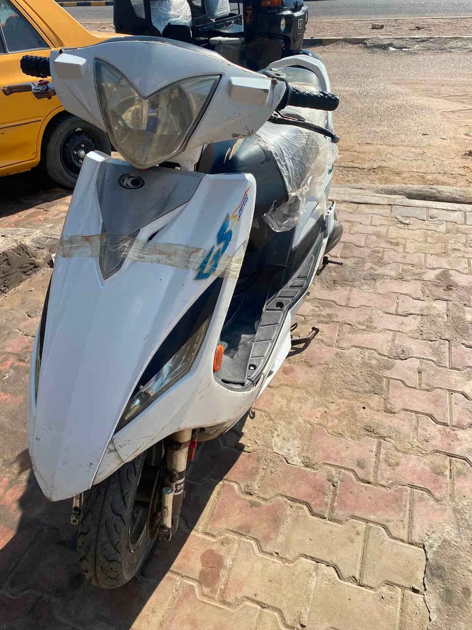 سلام عليكم متاح كامكو
دراجه كامله مكمله كفاله مكينه 
كهربائيات يحتاجلهن ترتيابات 
دراجه سلف وهندر نكره بكل وقت 
أوراق كامله 
سعر 450وبيها مجال للشراي فقط 
ستفسار ***********
أو خاص مكاني ميسان قلعه صالح 
مكلف بل نشر 👍🏻
