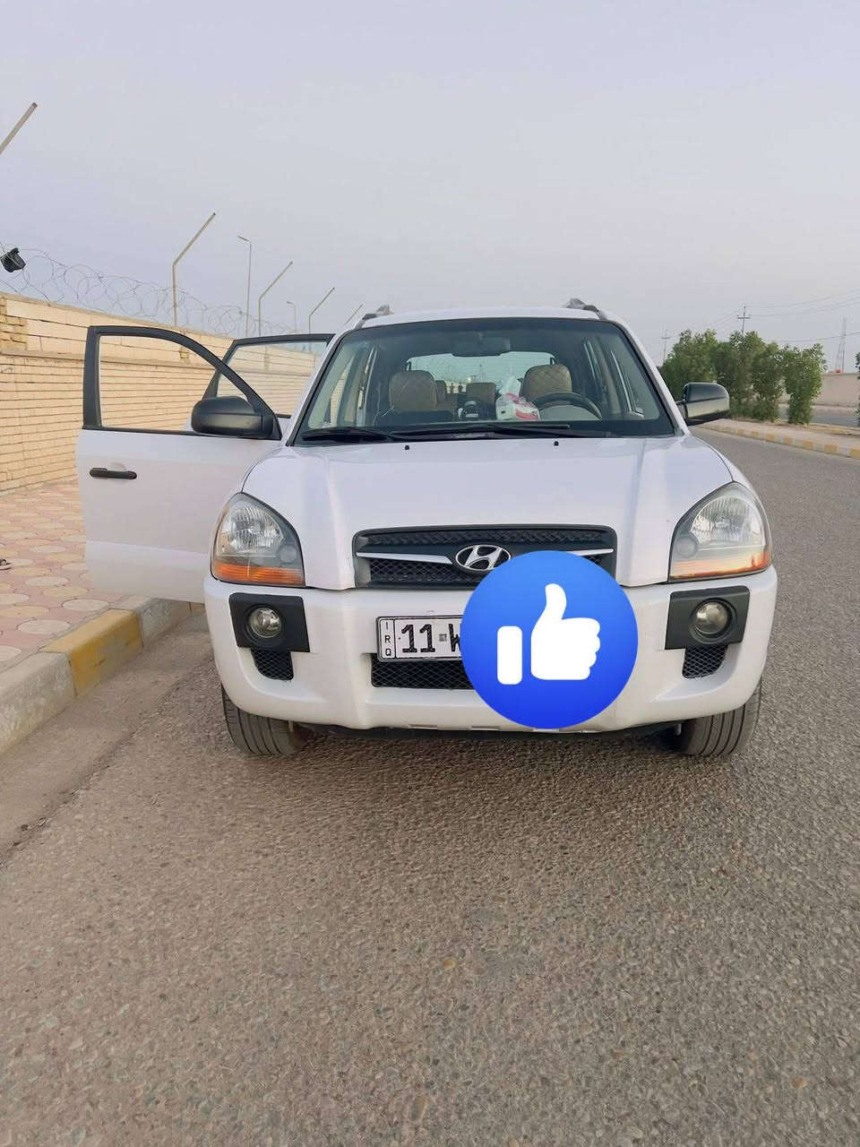 توسان 2010 رقم بغداد انكليزي سنويه لل2029  كفاله عامه من التبديل والفتح كير مكينه تبريد كفاله عامه السياره بيها كامره وشاشه جبيره ماشيه 200 حقيقي كله بلاد السياره معروضه السياره ب122 وبيها مجال رقم الهاتف ***********

