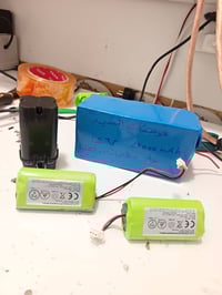 بطاريات ليثيوم • تبديل بطاريات درين • مكنسة شحن