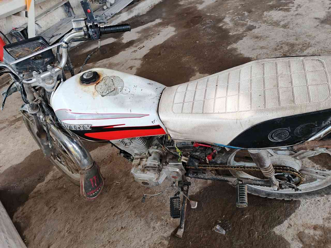 دراجه يراني 5كير سفانه موديل 2021ارواق مابيهه ضاعيات العنوان بغداد تقاطع النهروان السعر 500وبيهه مجال مكينه مامفتوحه ابد بس تفيلس الرقم ***********
