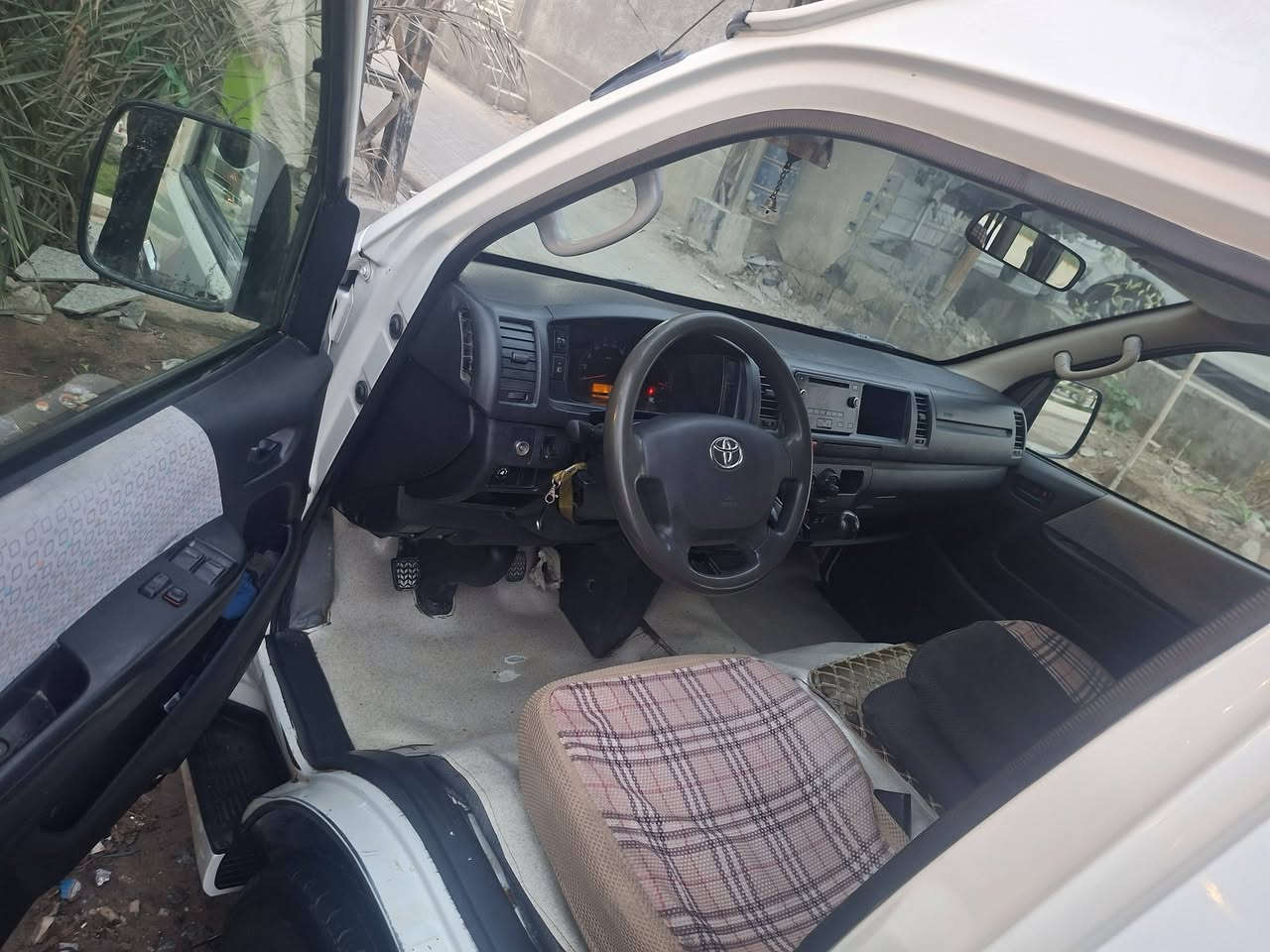 هايس 2015 للبيع
رقم بغداد سنويه ل27 
عنواني بصره زبير
السعر 280
***********
