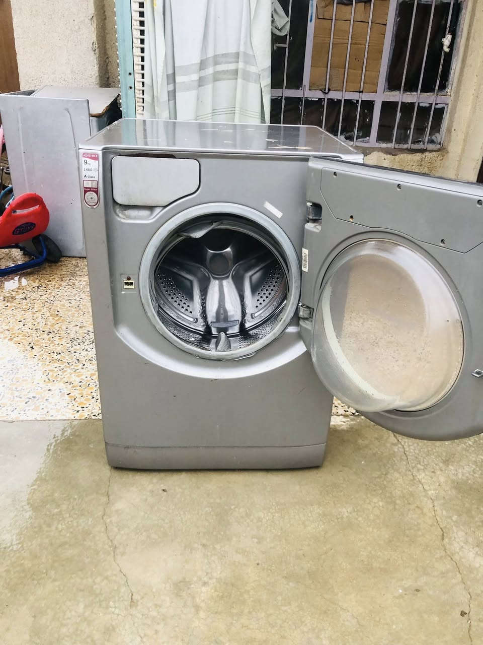 ارستون ٩كيلوشغالةمابيهاعيب للبيع وللمراوس في كركوك للتواصل ***********
