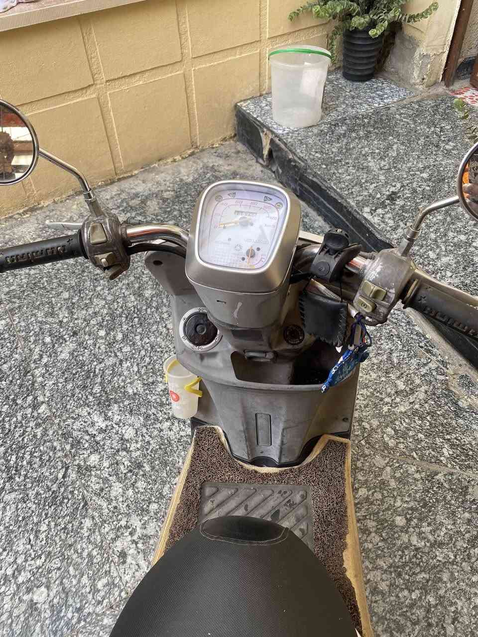 السلام عليكم دراجه بوليس مسطره مصار هواي من نازله من الرمبه السعر مليون وبيها مجال قليل


**إذا كنت صاحب هذا الإعلان وتريد حذفه لأي سبب، رجاءا أرسل رسالة إلى الدعم الفني**