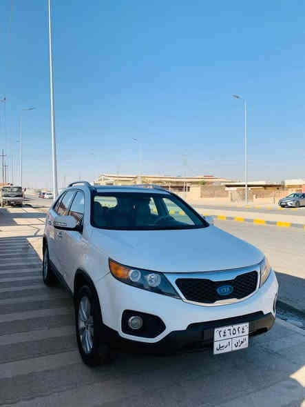 سلام عليكم 
كيه سيرانتو 
موديل 2012
خليجي محرك 6
فول موصفات صبغ بيها
مكانين راش بدون دوخل سياره 
محرك كير صدر تبريد ثلج تخم تأيرات كلو شرط السعر 150وبيها مجال شراي اتصال هاتفي ***********مكان بيجي
