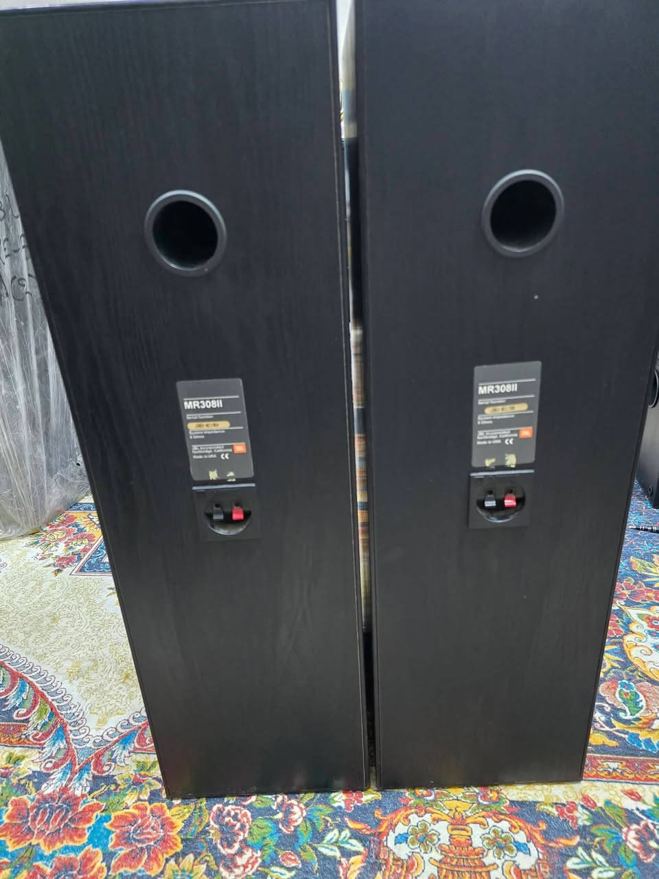 سلام عليكم البيع سماعات JBL موصفات يمكم مكان بغداد الوشاش بدون توصيل تجي تسمع صوت وتقرر ***********السعر 325وبيهة مجال
