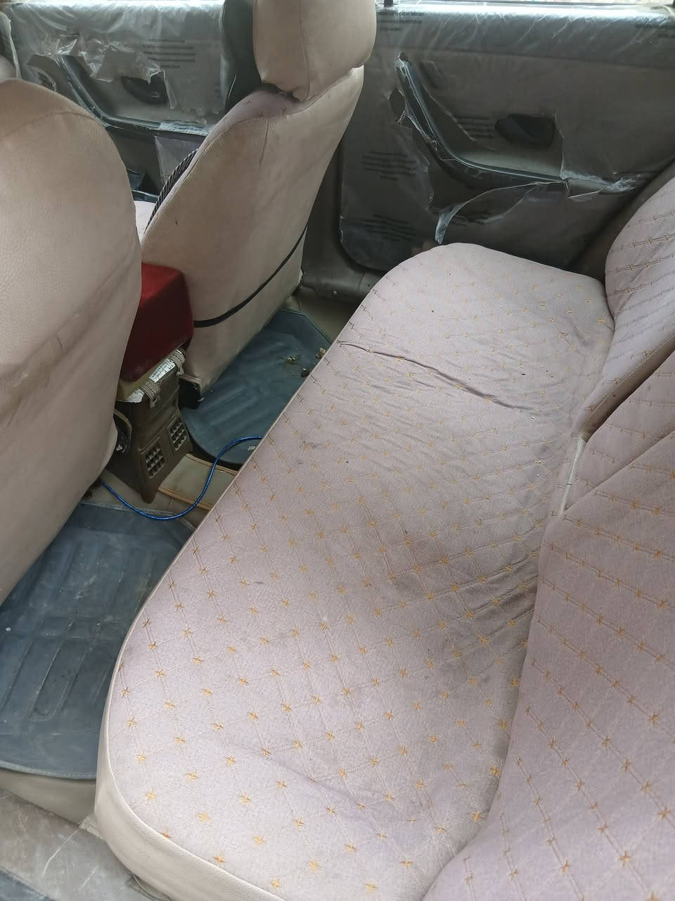 السلام وعليكم سمنت ٢٠١١ مصفره كامل
شرط التحويل رقمه واسط سياره نضيفه تبريد شغال اكلج جديد

بيه كور جديد  كهربائيات كامله سياره كامله العنوان بغداد الحسينيه السعر ٣٠ وبيه مجال للشراي

***********
