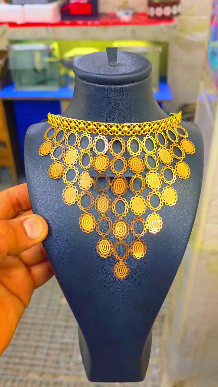 🌹سلام عليكم زبائننا و صياغنه الاعزاء
تجهيز جملة ومفرد جميع الاوزان خفيف وسط ثقيل
تتوفر موديلات اخرى حسب الطلب
عنوان الكاظميه المقدسة
توصيل بغداد وكل العراق


**إذا كنت صاحب هذا الإعلان وتريد حذفه لأي سبب، رجاءا أرسل رسالة إلى الدعم الفني**