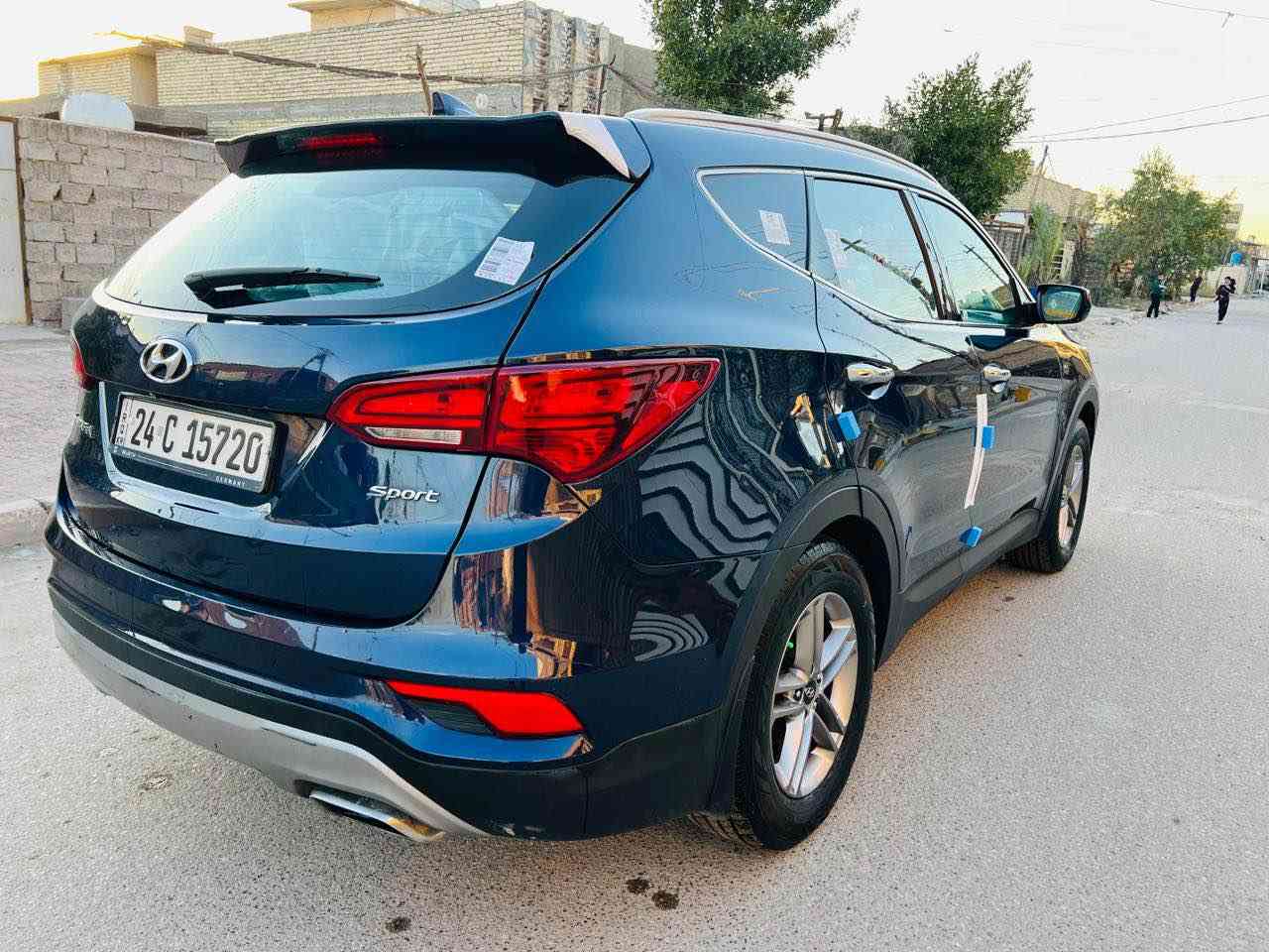 السلام عليكم عندي سنتافيا سبورت موديل 2017 وارد امريكي السيارة بدون قطرة صبغ بيها بارد بالجاملغ الامامي هذه حادثها رقم شمالي بأسمي تريد تحويل تريد وكالة صور السونار مرفقة بالمنشور 
1-شاشة 
2-كامرة دوارة 
3-فور ويل 
4-مكينة 2400 
5-ويل كب 
6-داخل لونين 
7-سبعة راكب 
مكان السيارة بغداد الطوبجي رايدها ب140وبيها مجال بسيط للاستفسار الاتصال *********** بغداد, العراق
