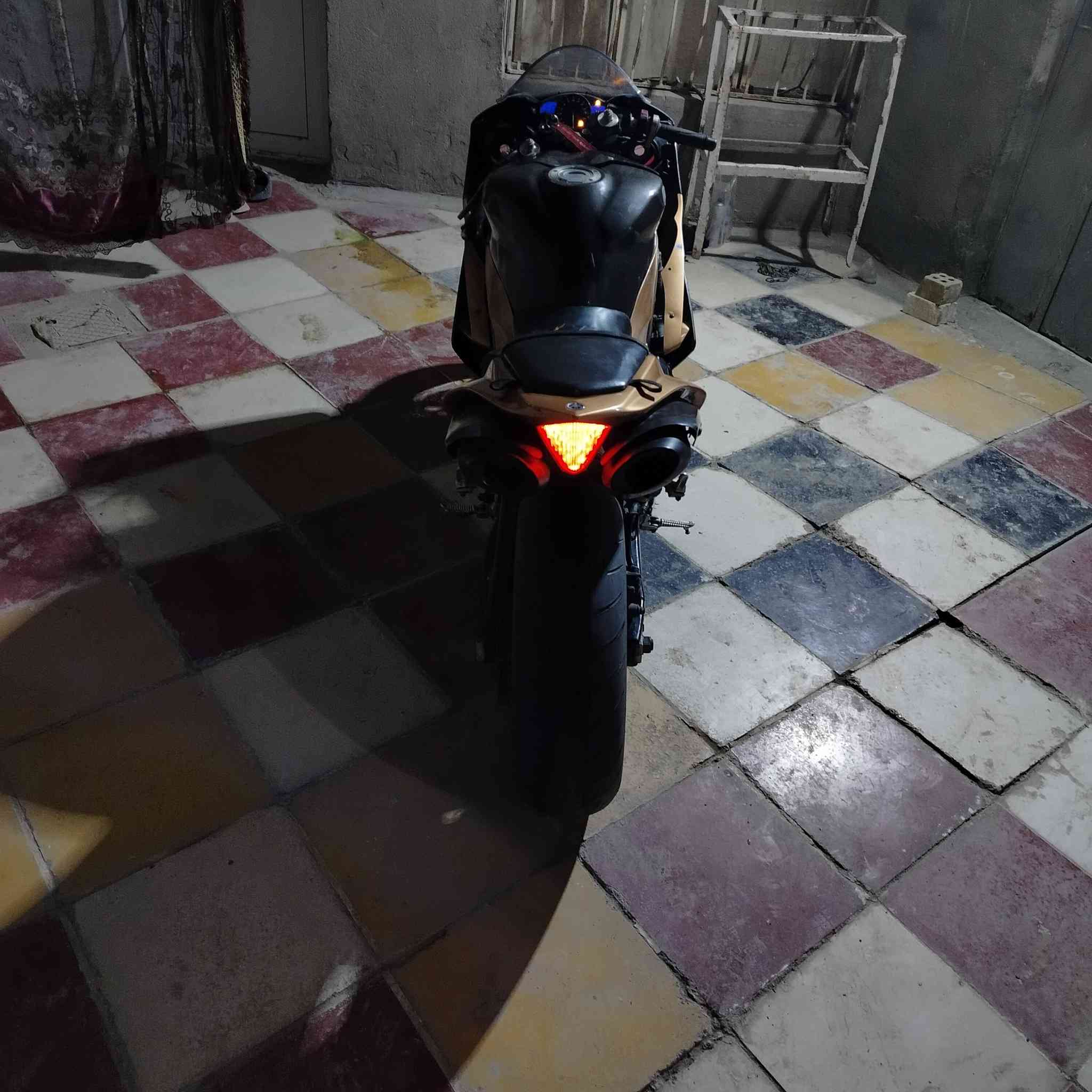 السلام عليكم
للبيع بطح YAMAHA R12007 رقم وسنوية مكينة ناعمة وصافيه كهربائيات شغاله عالفحص الدراجة كامله 
مكاني حلة مركز *********** موجود خاص 
سعرهه مناسب لان مستعجل
