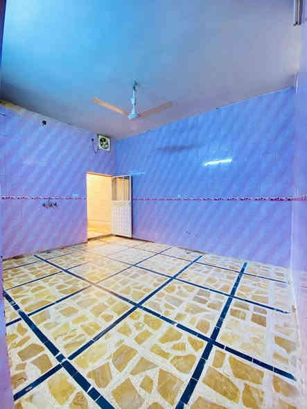 للبيع في سامراء  مدخل الخضراء من جهة الافراز بيت تجاري شارع 20 مساحة 250 م يحتوي على 5 غرف نوم +مطبخ + استقبال كبيره +هول+صحيات بالطابق الثاني والطابق الاول عدد3/ بناء حديث مادة البناء طابوق البناء عالي جدا عن الشارع  الارضية كاشي مرمر المطبخ سيراميك والصحيات سيراميك / گراج وحديقه السعر 200 مليون بي مجال للشراي للاستفسار الاتصال على الرقم *********** ابو بركات الدراجي عقارات الحاج فاضل زهدي
