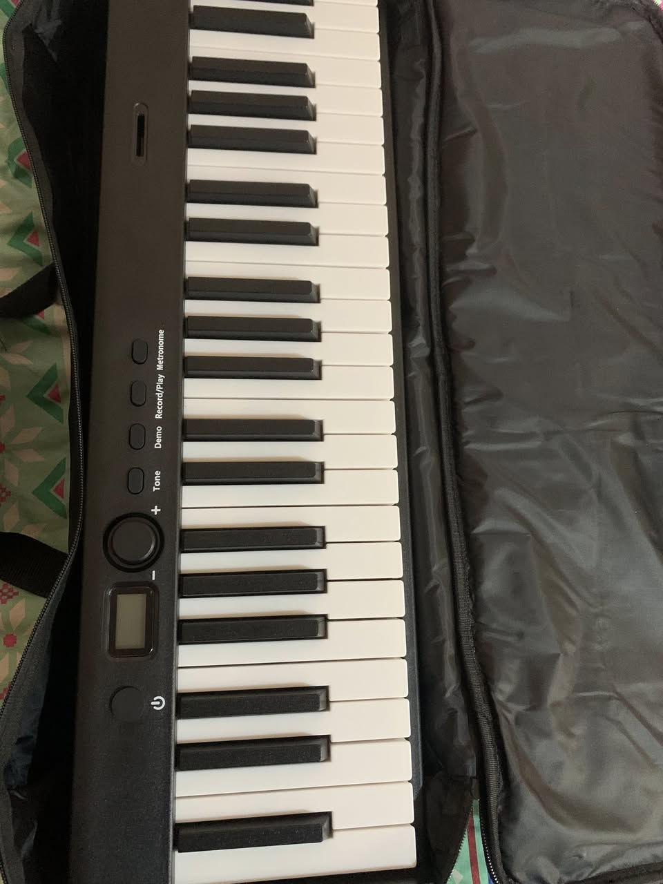 بيانو bx-20 قابل للطي نظيف جداً للبيع مع جميع الملحقات ياتي مع حقيبه و بيدال و مكان لوضع الورق مث ما موضح بالصورة مع كتاب تعليمي كامل. شركة البيانو معروفة عالمياً تقدر تبحث عن اسم البيانو في اليوتيوب و تشوف هواي اجانب مسوين ريفيو اله و عن كل مواصفاته و شرح للاستخدام. السعر 175 الف دينار و بي مجال مكاني الموصل للتواصل واتساب
***********
